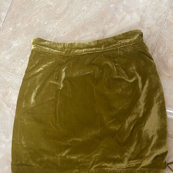 New Free  People Vivienne Velvet Green Mini Skirt NWOT
Size 0 and size 2 - Picture 5 of 7